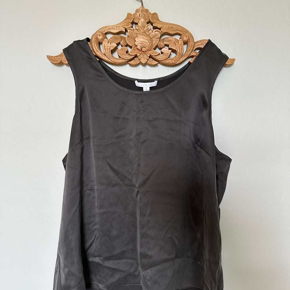 NWT Lunya Mulberry Silk Washable Grey Tank Size L